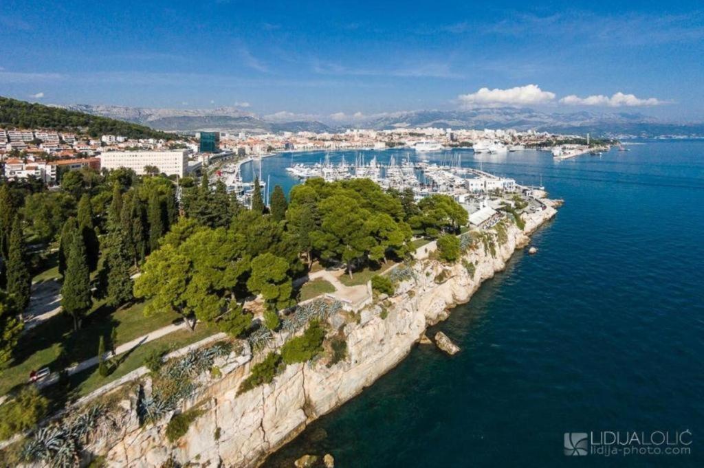 Apartment Dalmatinos Split Znjan Exteriör bild