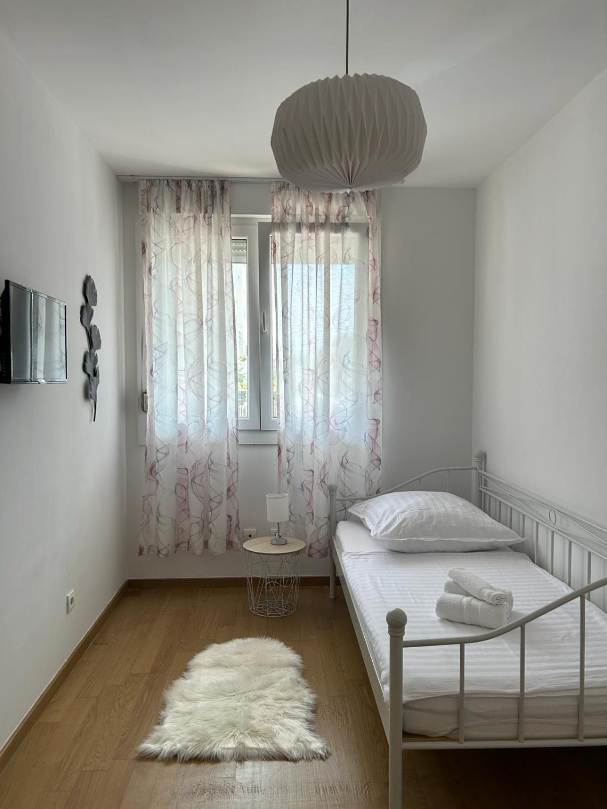 Apartment Dalmatinos Split Znjan Exteriör bild