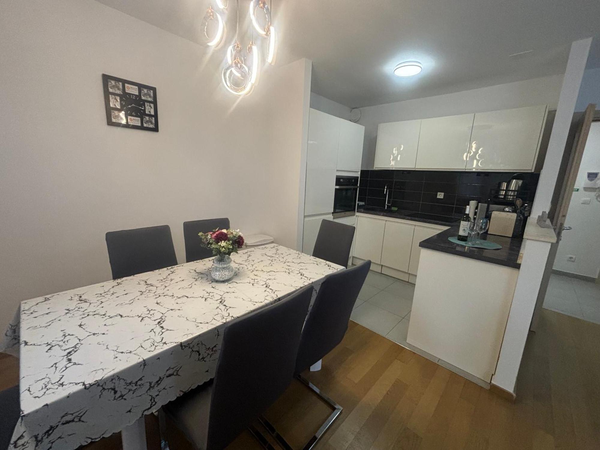 Apartment Dalmatinos Split Znjan Exteriör bild