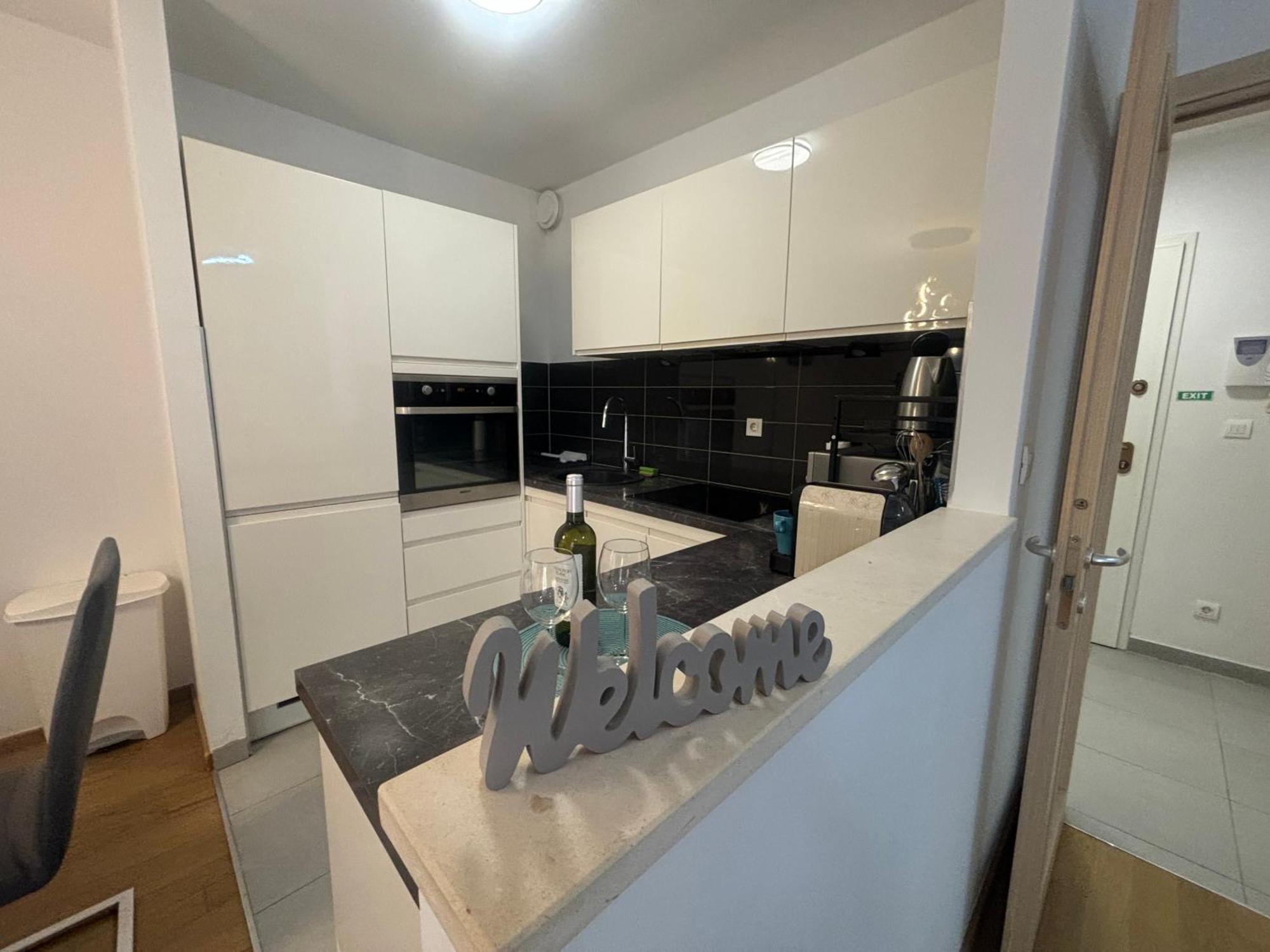 Apartment Dalmatinos Split Znjan Exteriör bild