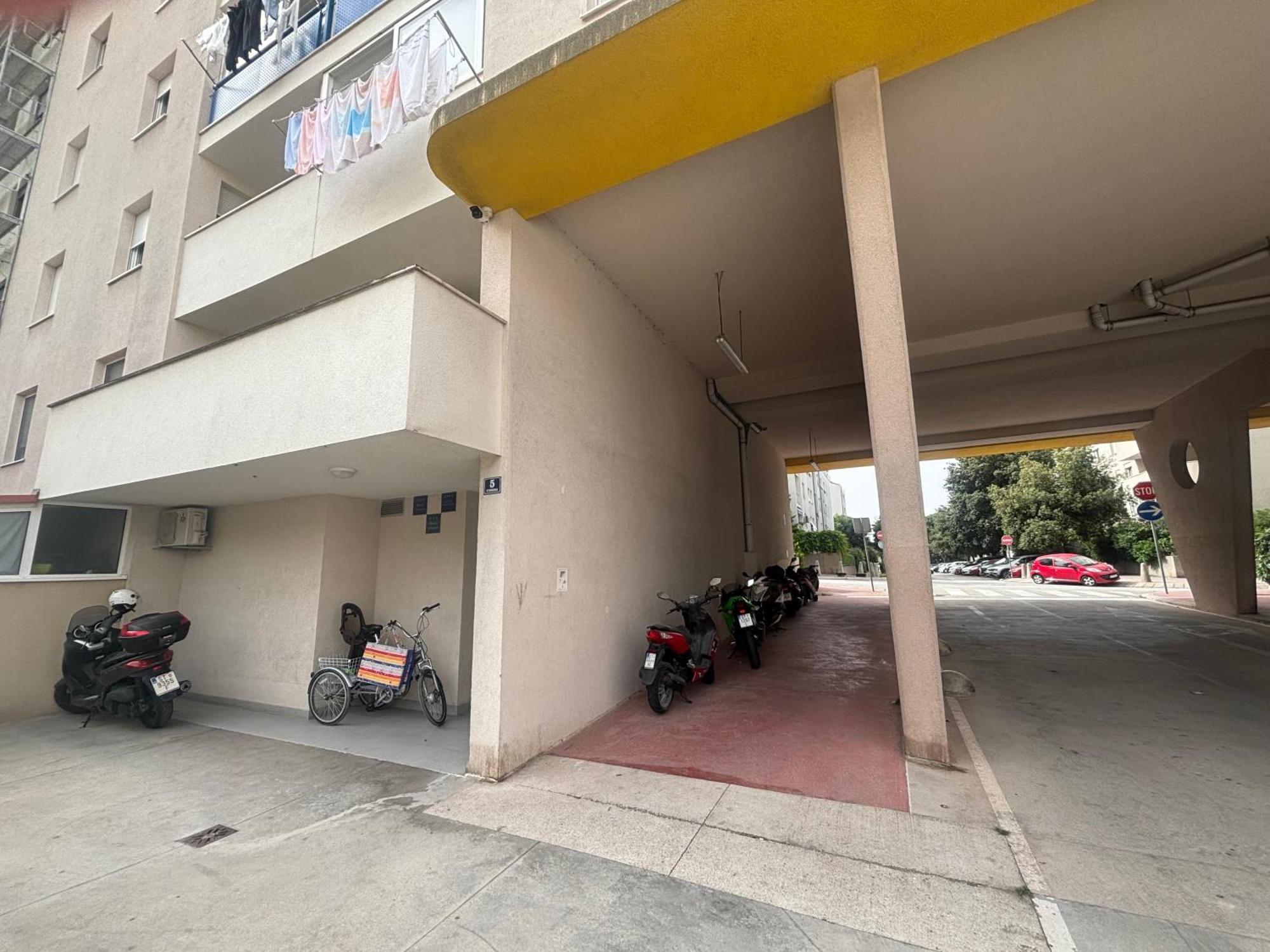 Apartment Dalmatinos Split Znjan Exteriör bild