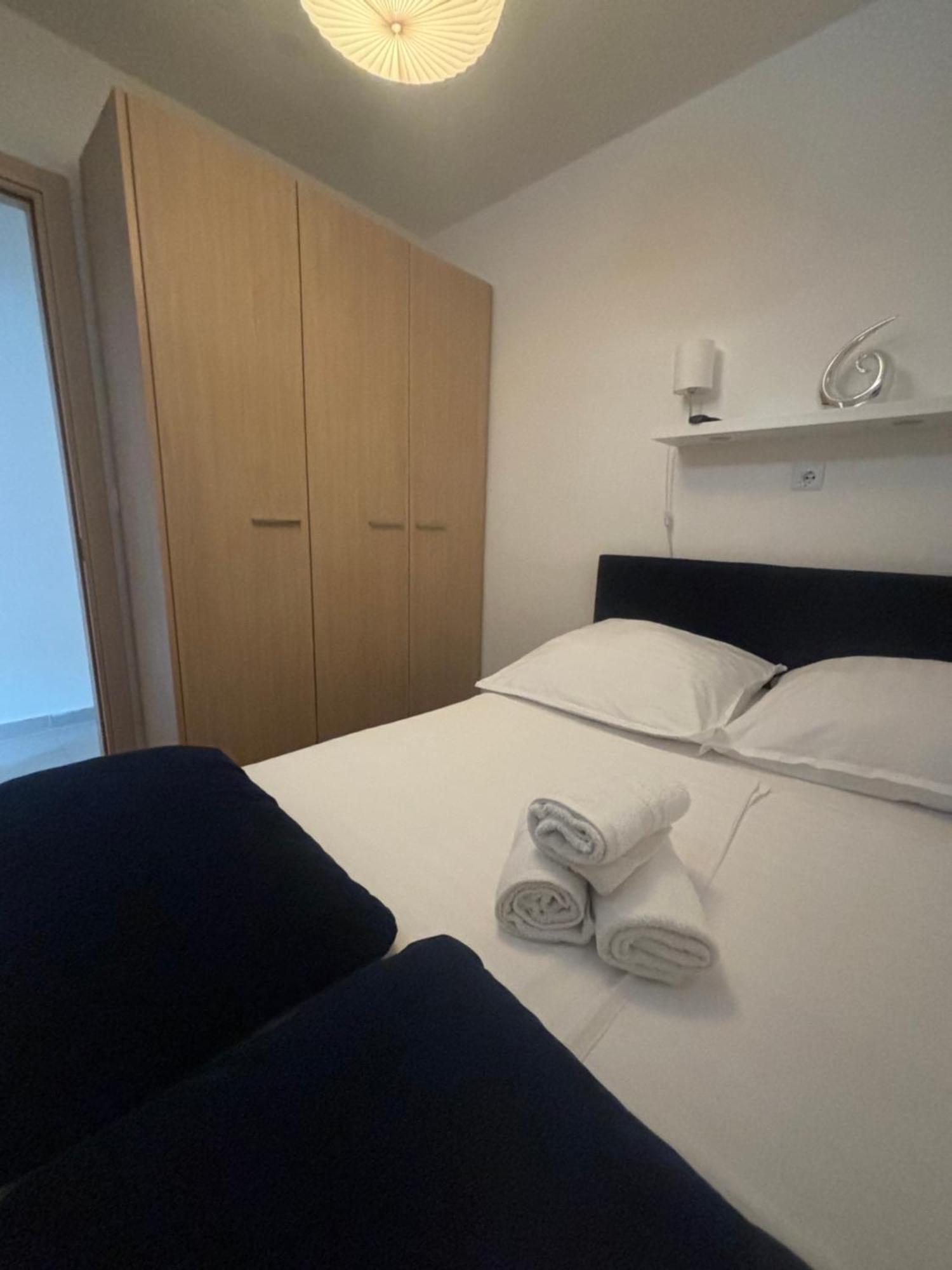 Apartment Dalmatinos Split Znjan Exteriör bild