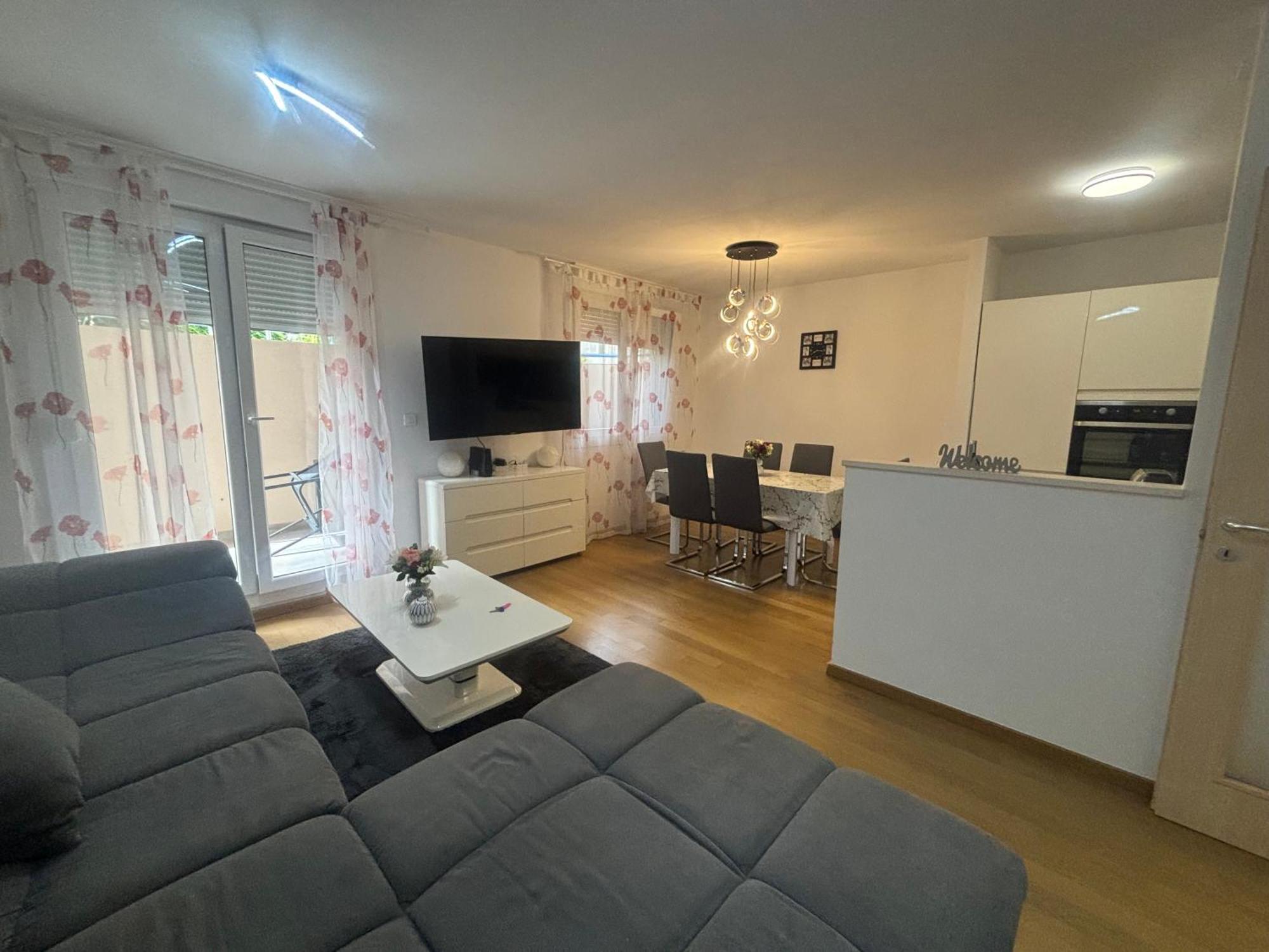 Apartment Dalmatinos Split Znjan Exteriör bild