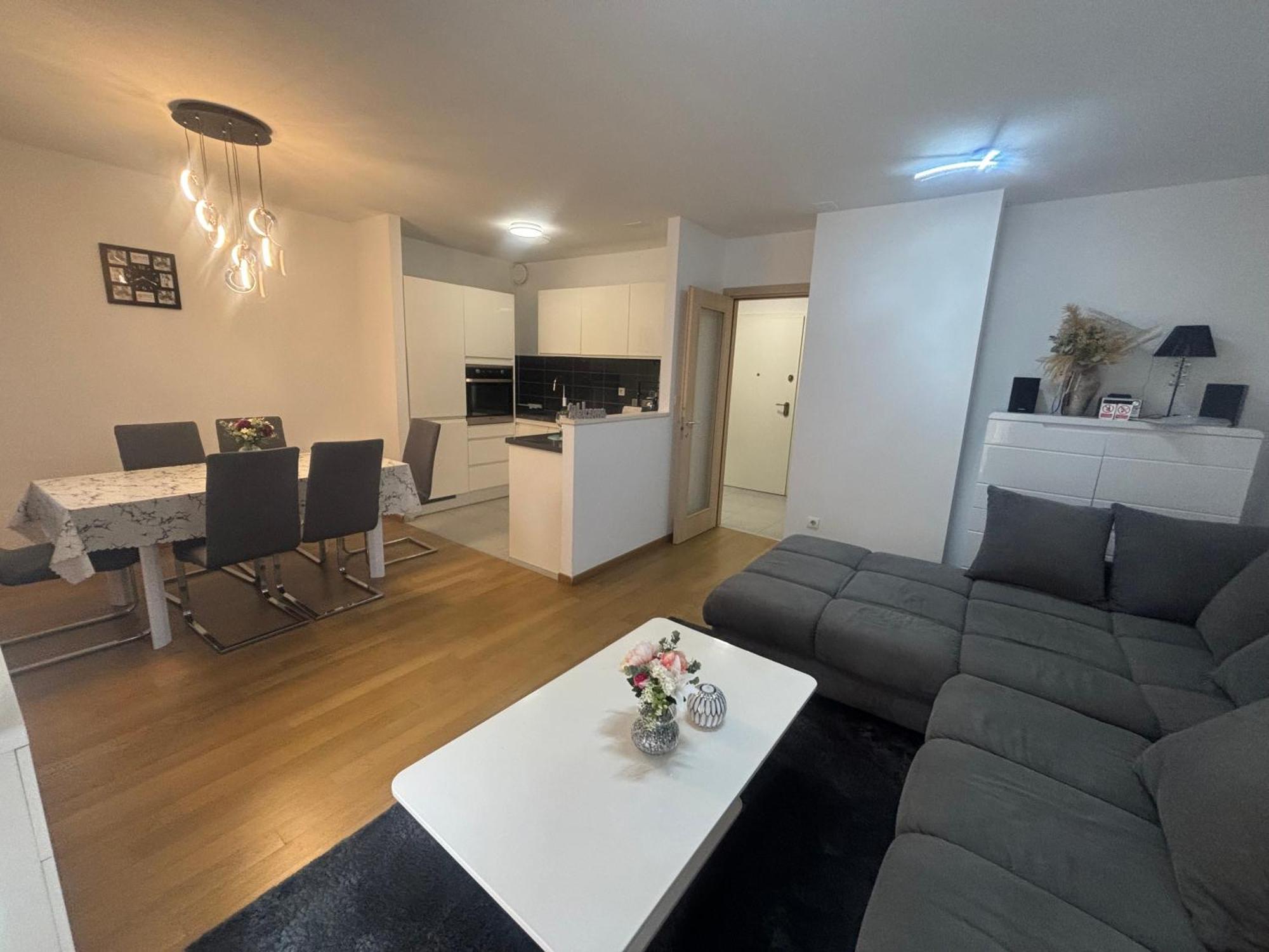 Apartment Dalmatinos Split Znjan Exteriör bild