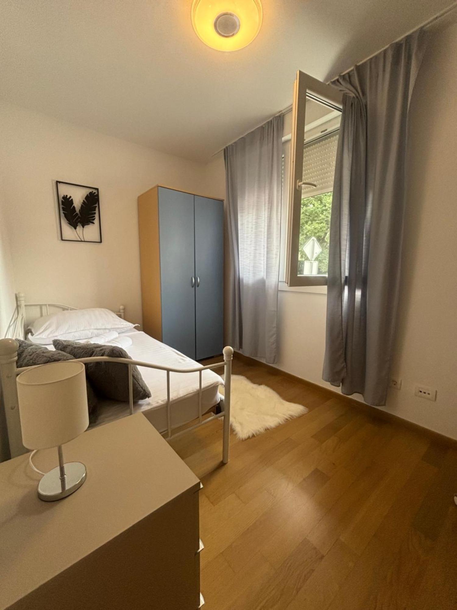 Apartment Dalmatinos Split Znjan Exteriör bild