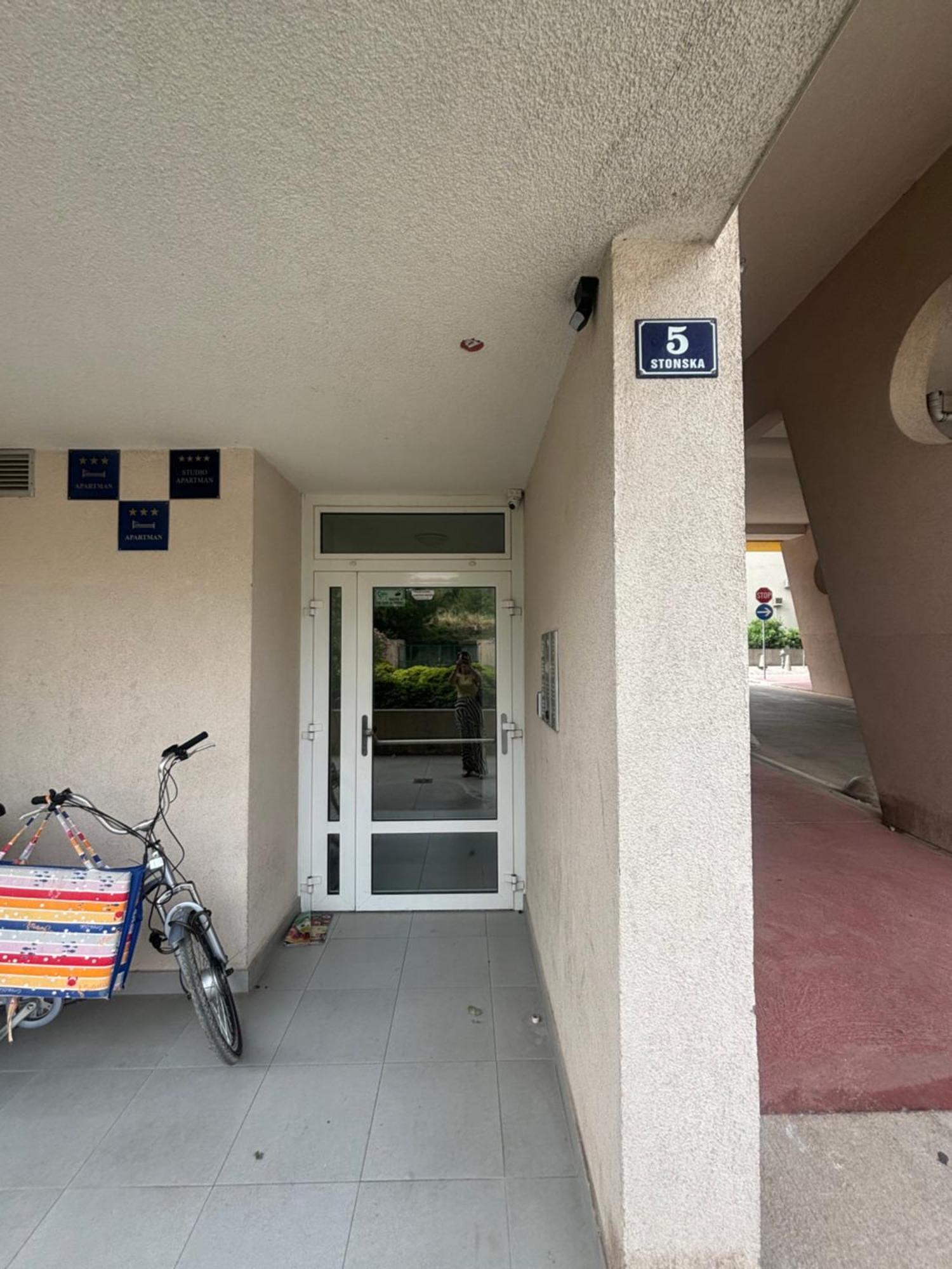 Apartment Dalmatinos Split Znjan Exteriör bild